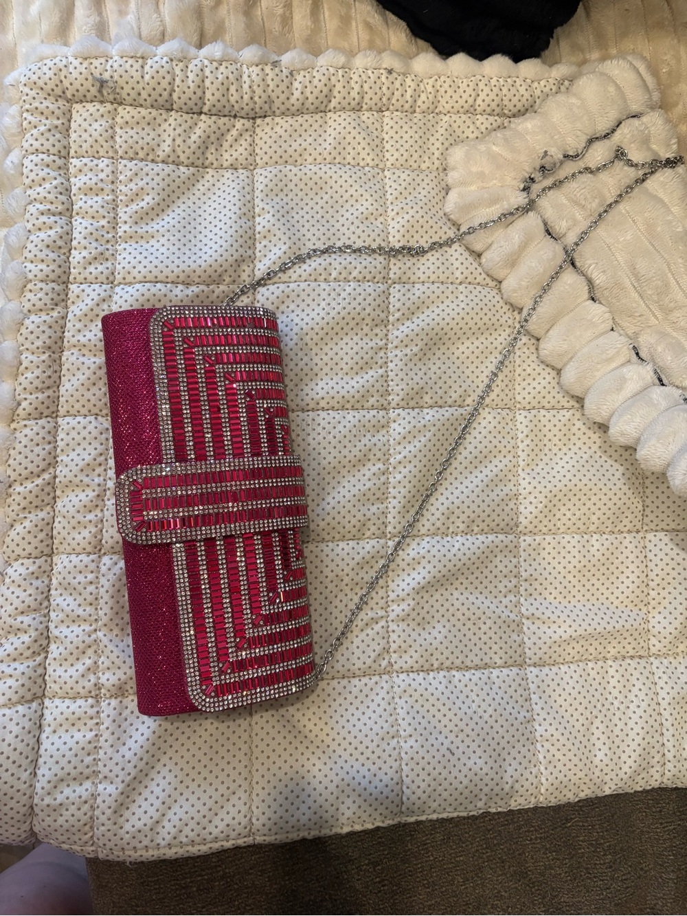 Elegant Pink Crystal-Embellished Evening Clutch